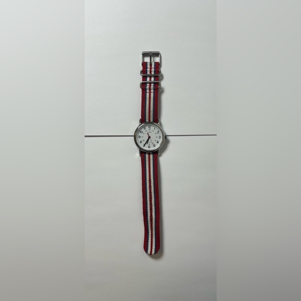 Timex Easy Reader T2N746 Weekender RARE Red Striped Band Indiglo Men’s Watch EUC